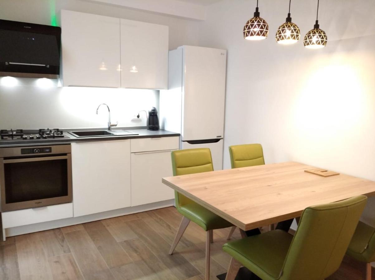 Apartment Vida - Amazing Place With Garden And Terrace Рийека Екстериор снимка